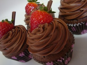 Cupcake Sensação (Chocolate com Morango)